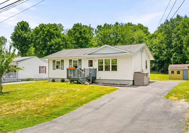 Homes for sale in Warwick (town), NY | 31 Wickham Dr, Warwick (town), NY 10990 | MLS# 1015634