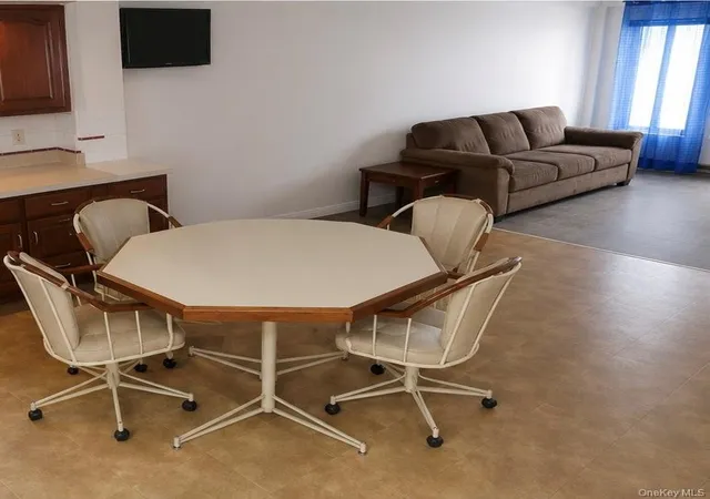 4th image of 563 Ellsworth Ave, New York, NY 10465