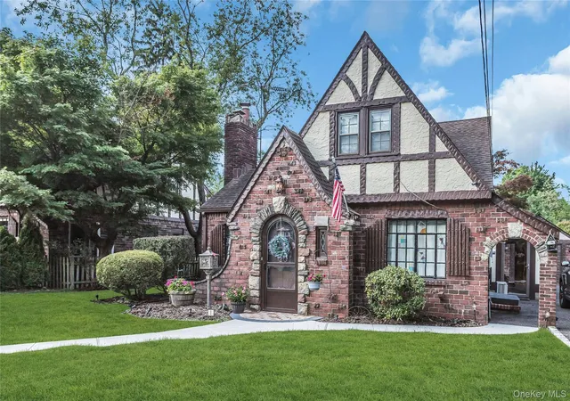 Photo 2 of Single family home for sale at 20 Voorhees Pl, Hempstead, NY 11565 | MLS# 1015692 | Listing updated on 2026-09-26
