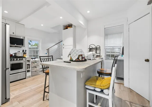 4th image of 89 S Elroy Dr, East Hampton, NY 11954 | MLS# 1015693