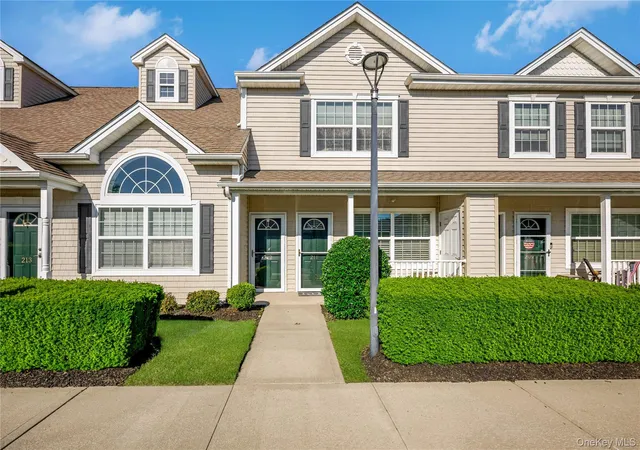 Photo 1 of Sale Pending at 212 Willow Ln, Valley Stream, NY 11580 | MLS# 1015694 | Listing updated on 2026-09-12