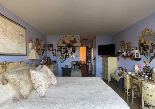 Homes for sale in New York, NY | 61 20 Grand Central Parkway, New York, NY 11375 | Houzeo