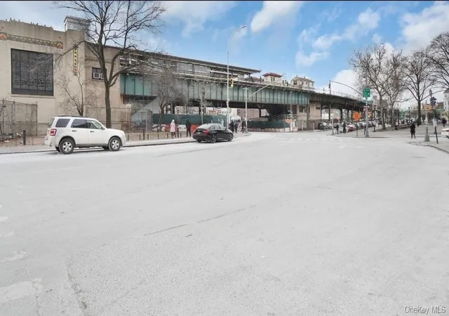 2nd image of 14 Metropolitan Oval, New York, NY 10462