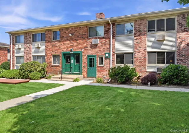 2nd image of 2449 Union Blvd, Islip, NY 11751