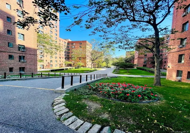Photo 1 of Condo for sale at 1686 Metropolitan Ave #4H, Bronx, NY 10462 | MLS# 1015757 | Listing updated on 2026-06-19