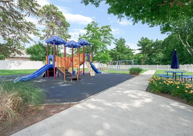 2nd image of 40 W 4Th, Brookhaven, NY 11772