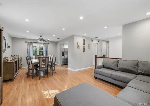 3rd image of 17 Nottingham Dr, Babylon, NY 11798 | MLS# 1015779