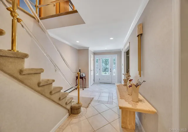 Photo 4 of Single family home for sale at 17 Cedar Pl, Smithtown, NY 11754 | MLS# 1015782 | Listing updated on 2026-08-30