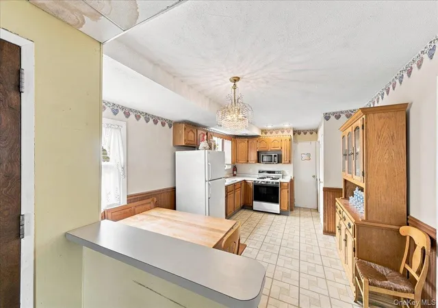 Listing Photo 5 - Condo for sale in building located at 24 A Edgewater Park, New York, NY 10465 - Unit #24A