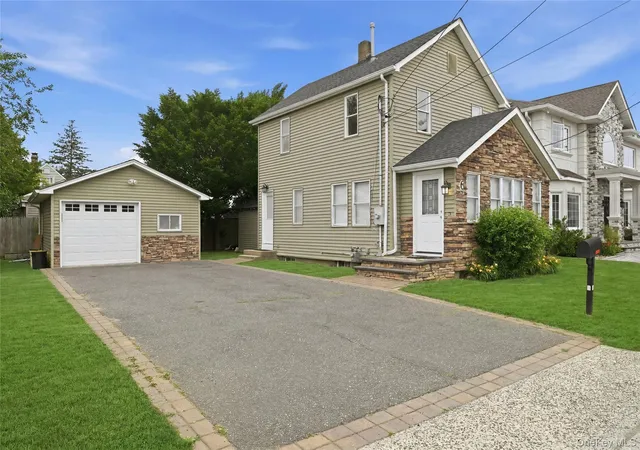 Homes for sale in Oyster Bay, NY | 6 Prospect St, Oyster Bay, NY 11801 | MLS# 1015792