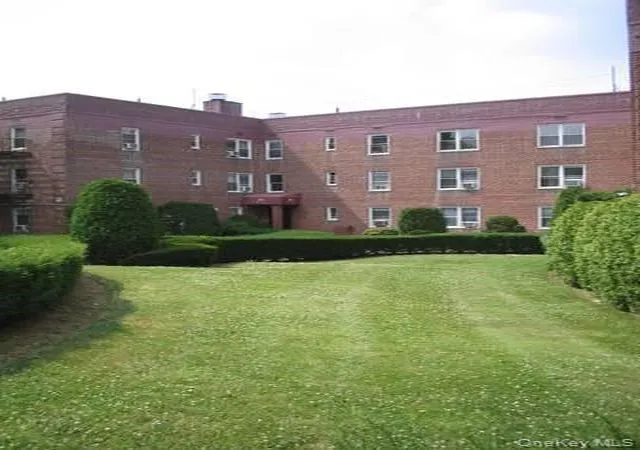Homes for sale in New Rochelle, NY | 10 Davenport Ave #1F, New Rochelle, NY 10805 | MLS# 1015795