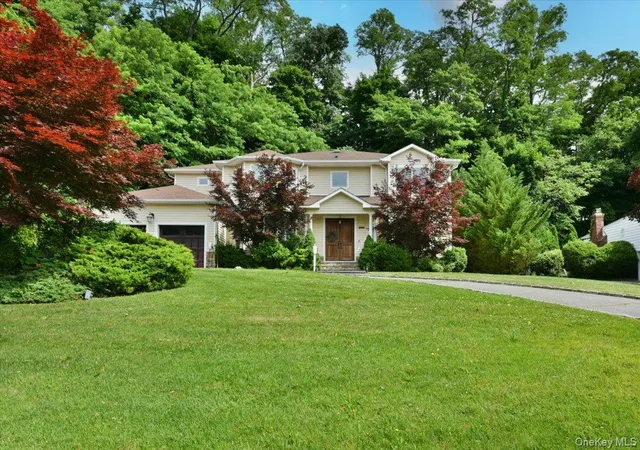 Photo 1 of Single family home for sale at 245 Harbor Hl Rd, North Hempstead, NY 11576 | MLS# 1015799 | Listing updated on 2026-09-30