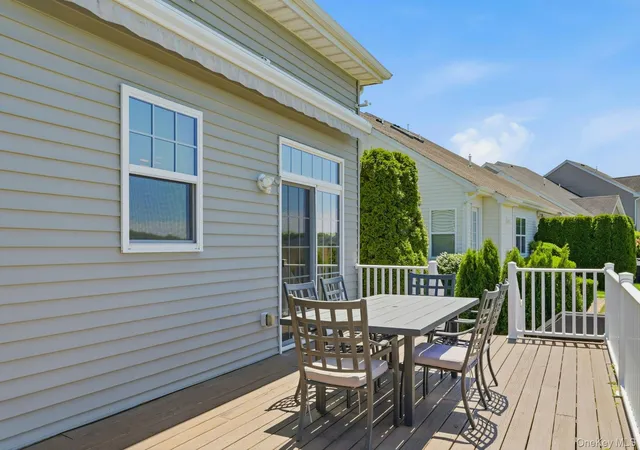 5th image of 163 Augusta Dr, Brookhaven, NY 11763