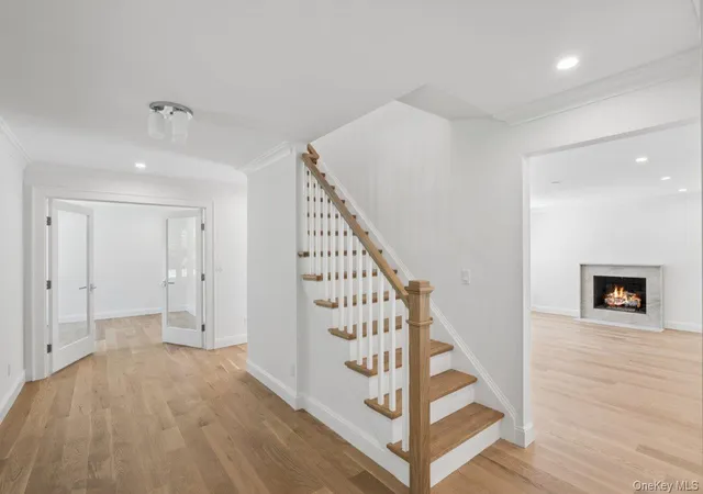 5th image of 19# Woodvale, Syosset, NY 11791 | MLS# 1015828