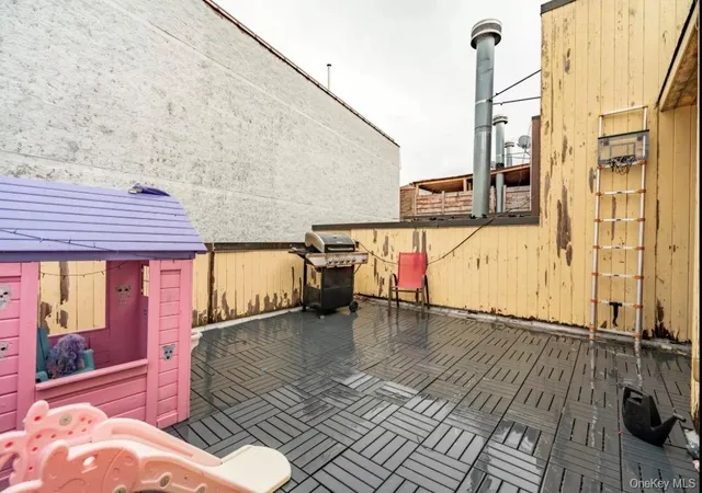 Photo 3 of House for sale at 1496 Hicks St, New York, NY 10469 | MLS# 1015835 | Listing updated on 2026-09-04