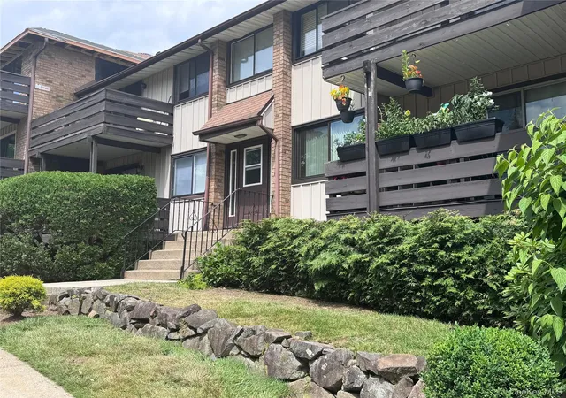 Homes for sale in Clarkstown, NY | 136 Sierra Vista Ln, Clarkstown, NY 10989 | MLS# 1015858