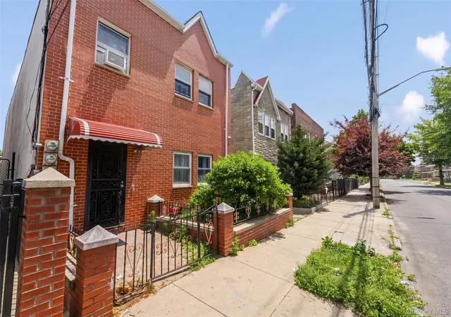 Photo 3 of Multi family home for sale at 1716 Fowler Ave, New York, NY 10462 | MLS# 1015875 | Listing updated on 2026-08-17