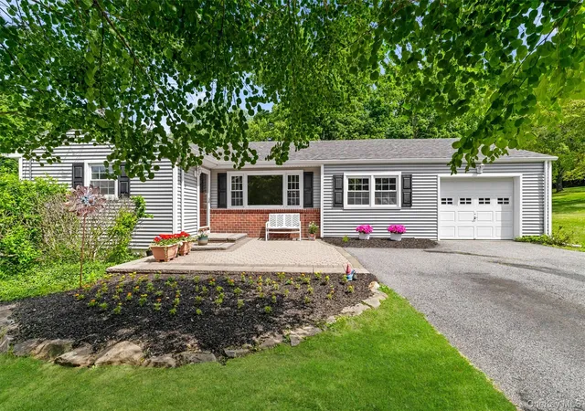 2nd image of 644 Sharon Ln, Yorktown Heights, NY 10598 | MLS# 1015888