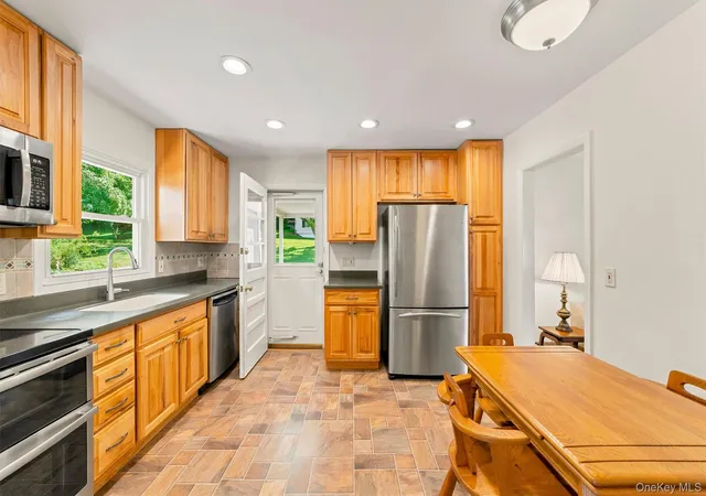 Photo 3 of Sale Pending at 644 Sharon Ln, Yorktown Heights, NY 10598 | MLS# 1015888 | Listing updated on 2026-07-14