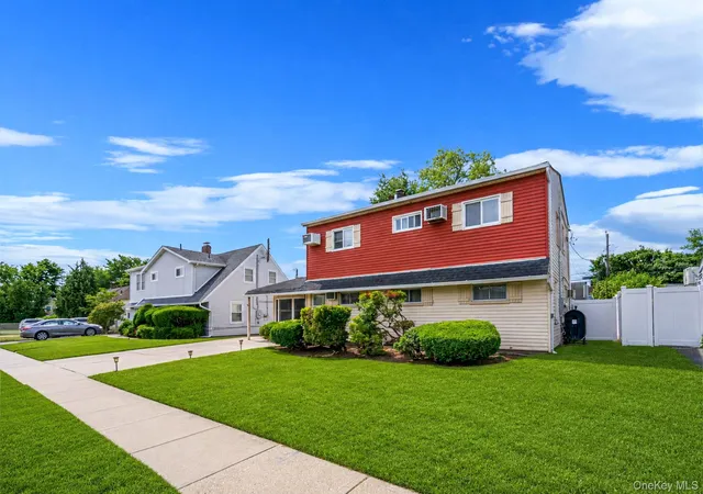 Photo 3 of Sale Pending at 36 Sunrise Ln, Hempstead, NY 11756 | MLS# 1015895 | Listing updated on 2026-08-04