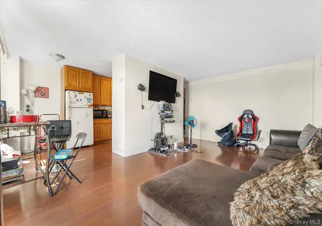 Photo 3 of Condo for sale at 825 Morrison Ave #16A, Bronx, NY 10473 | MLS# 1015896 | Listing updated on 2026-09-04