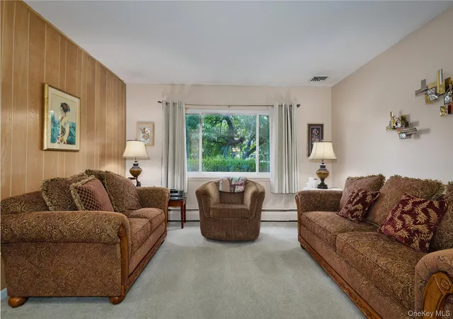 4th image of 8 Abbie Ln, Hyde Park, NY 12538 | MLS# 1015925