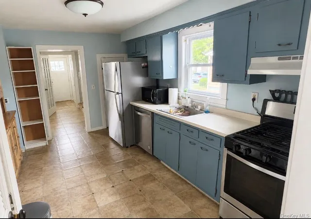 Homes for sale in Babylon, NY | 72 George St, Babylon, NY 11702 | MLS# 1015930