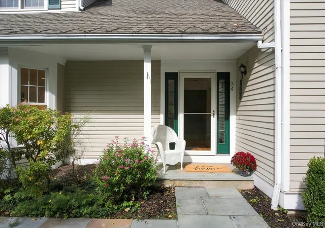 Listing Photo 3 - Condo for sale in building located at 34 Old Town Xing, New Castle, NY 10549