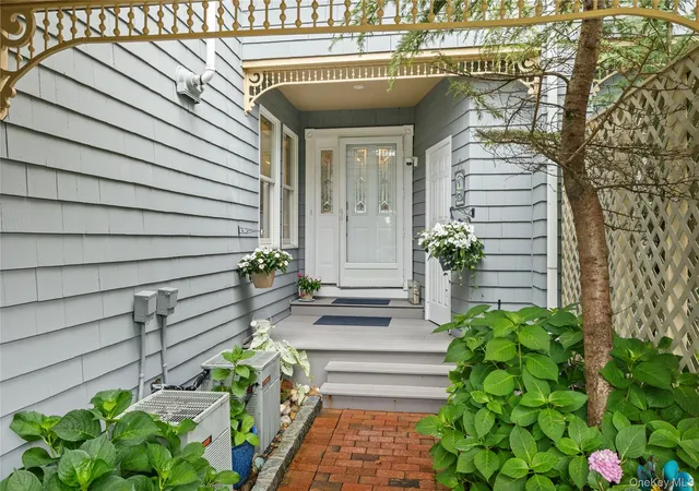 3rd image of 8 Victoria Dr #8, Babylon, NY 11701 | MLS# 1015942