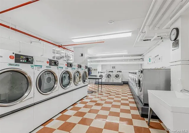 2nd image of 3530 Henry Hudson Pkwy E, Bronx, NY 10463
