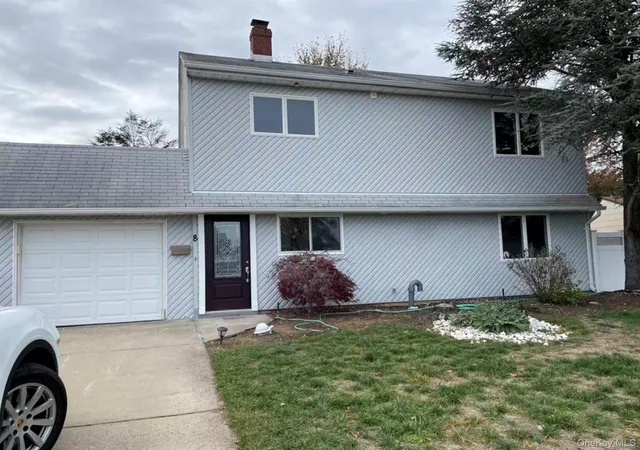 Homes for sale in North Hempstead, NY | 8 Harmony Ln, North Hempstead, NY 11590 | MLS# 1015965
