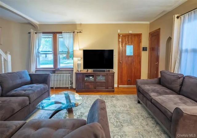 Photo 4 of Sale Pending at 8415 253rd Street, New York, NY 11426 | MLS# 1015970 | Listing updated on 2026-10-13