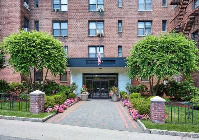 2nd image of 77 Bronx River Rd #1E, Yonkers, NY 10704 | MLS# 1015983