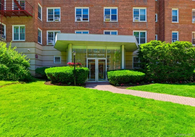 2nd image of 1304 Midland Ave, Yonkers, NY 10704