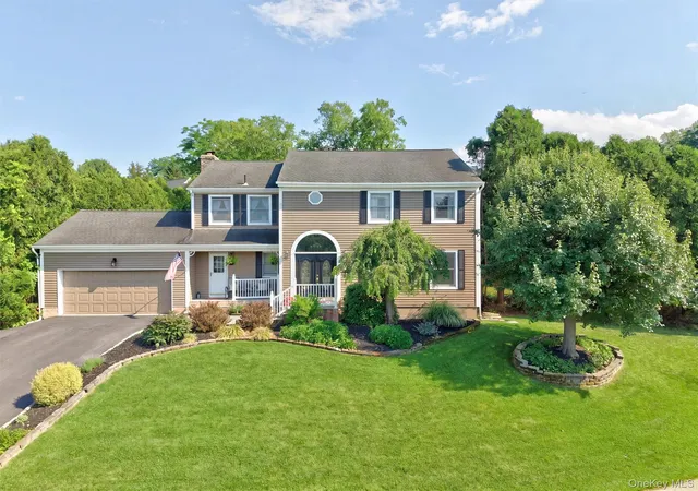Homes for sale in Warwick (town), NY | 17 Kenilworth Ln, Warwick (town), NY 10990 | MLS# 1016004