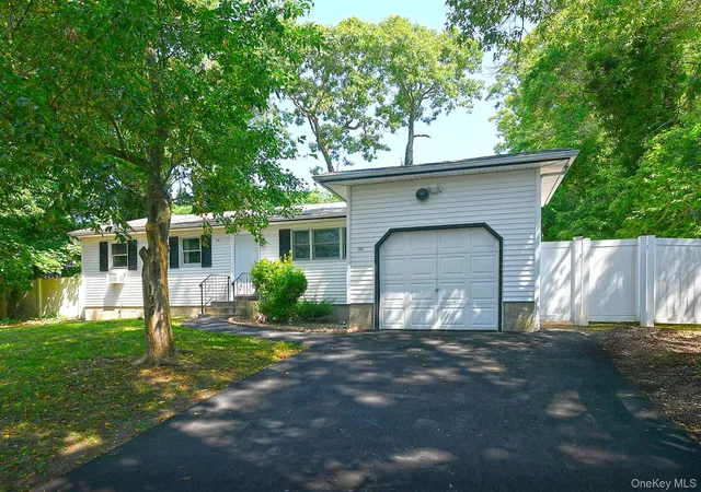 Photo 2 of Sale Pending at 195 Mohawk St, Islip, NY 11779 | MLS# 1016010 | Listing updated on 2026-08-19