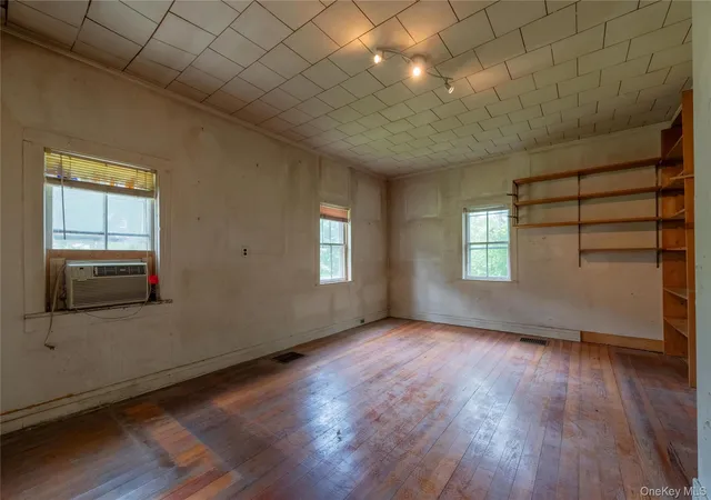 Photo 3 of Sale Pending at 11 Little Brooklyn Rd, Warwick (town), NY 10990 | MLS# 1016011 | Listing updated on 2026-09-17