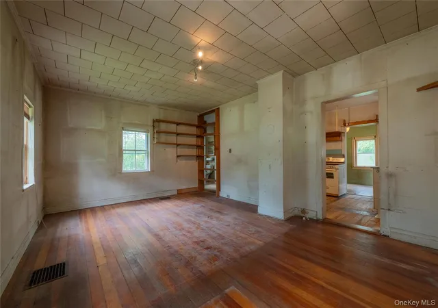 Homes for sale in Warwick (town), NY | 11 Little Brooklyn Rd, Warwick (town), NY 10990 | MLS# 1016011