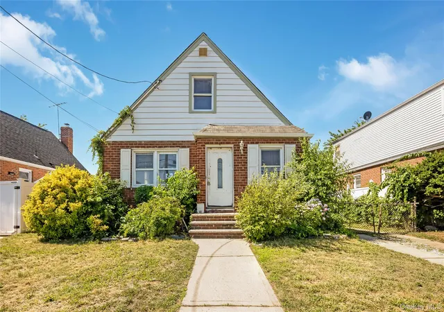 2nd image of 30 Viola St, Valley Stream, NY 11580 | MLS# 1016039