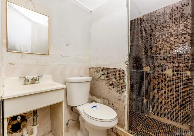 35th image of 30 Viola St, Valley Stream, NY 11580 | MLS# 1016039