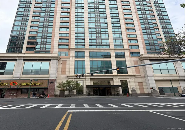 Homes for sale in New Rochelle, NY | 175 Huguenot St #2205, New Rochelle, NY 10801 | MLS# 1016047
