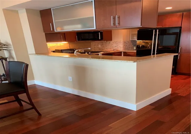 Homes for sale in New Rochelle, NY | 175 Huguenot St #2205, New Rochelle, NY 10801 | MLS# 1016047