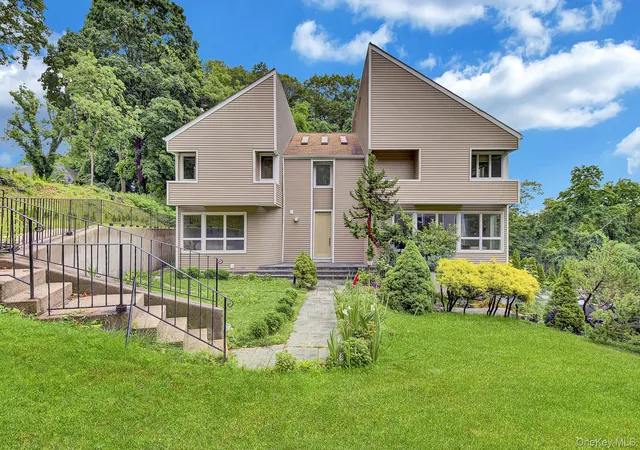 1st image of 4 Verity Ln, North Hempstead, NY 11576 | MLS# 1016057