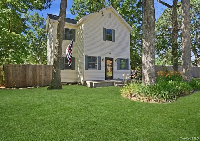 Photo 1 of Single family home for sale at 12 Thorne St, Brookhaven, NY 11779 | MLS# 1016062 | Listing updated on 2026-08-08