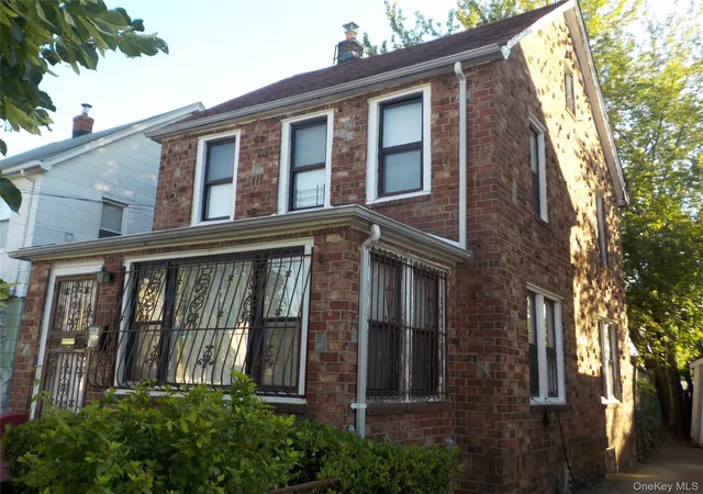 Photo 3 of Sale Pending at 11342 194th Street, Saint Albans, NY 11412 | MLS# 1016071 | Listing updated on 2026-09-14