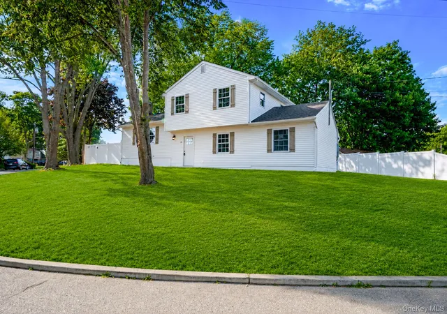 2nd image of 18 Joyce Dr, Riverhead, NY 11901 | MLS# 1016072