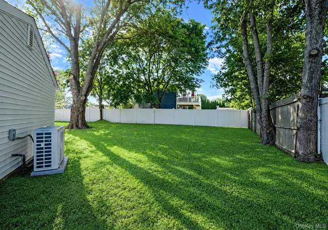 4th image of 18 Joyce Dr, Riverhead, NY 11901 | MLS# 1016072