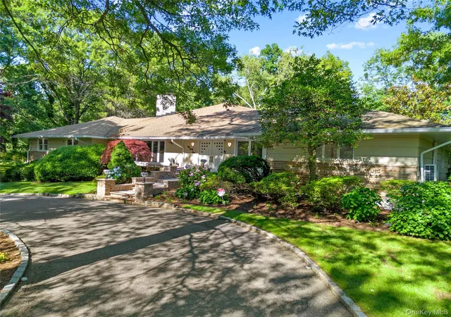 Photo 2 of Single family home for sale at 249 Glen Cvs Rd, North Hempstead, NY 11568 | MLS# 1016084 | Listing updated on 2026-09-06