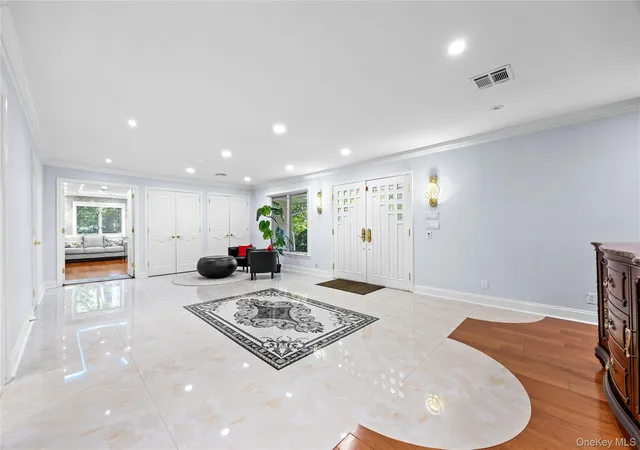 Photo 4 of Single family home for sale at 249 Glen Cvs Rd, North Hempstead, NY 11568 | MLS# 1016084 | Listing updated on 2026-09-06