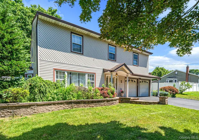 Homes for sale in Brookhaven, NY | 95 Walnut St, Brookhaven, NY 11755 | MLS# 1016087